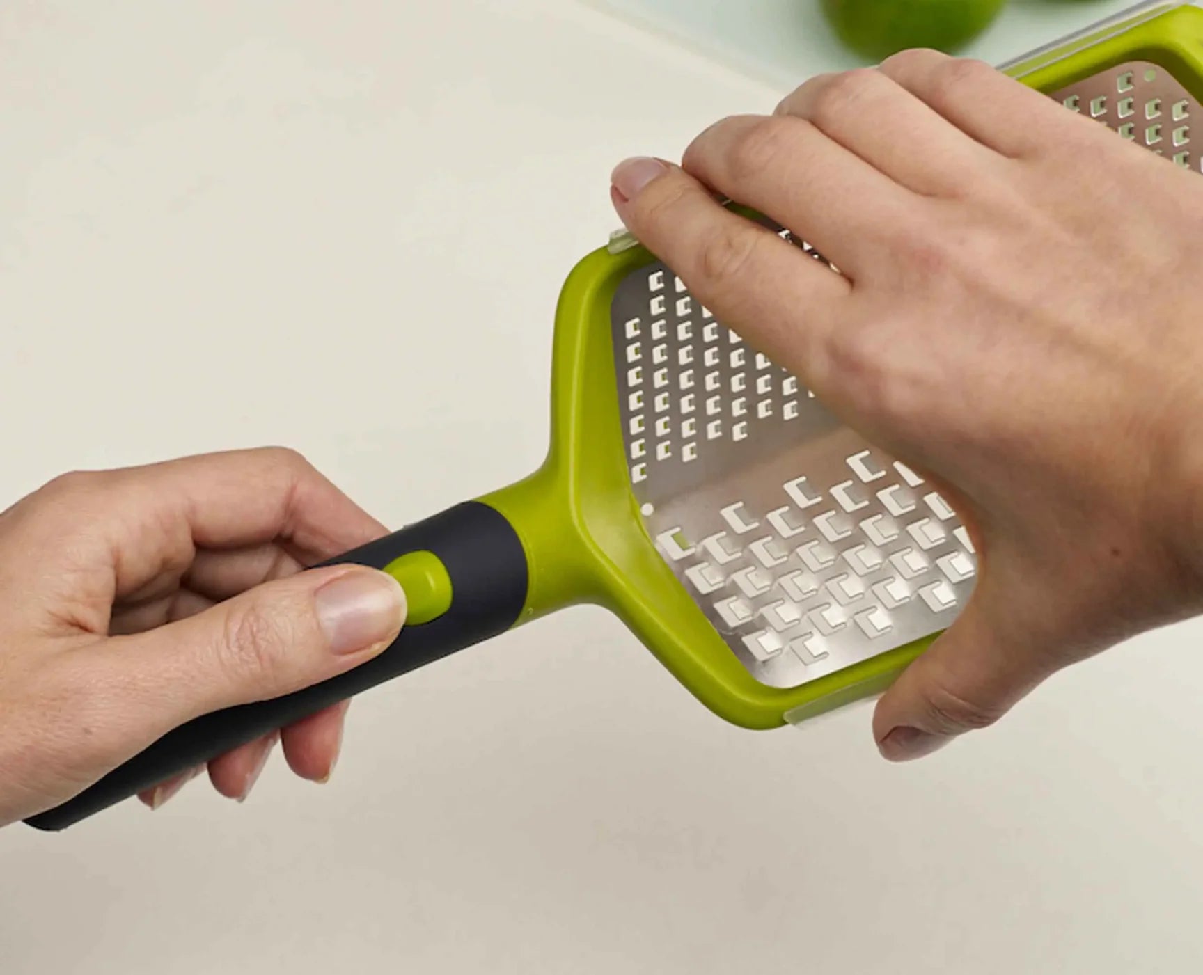 Joseph Joseph Twist Grater – Coarse & Fine