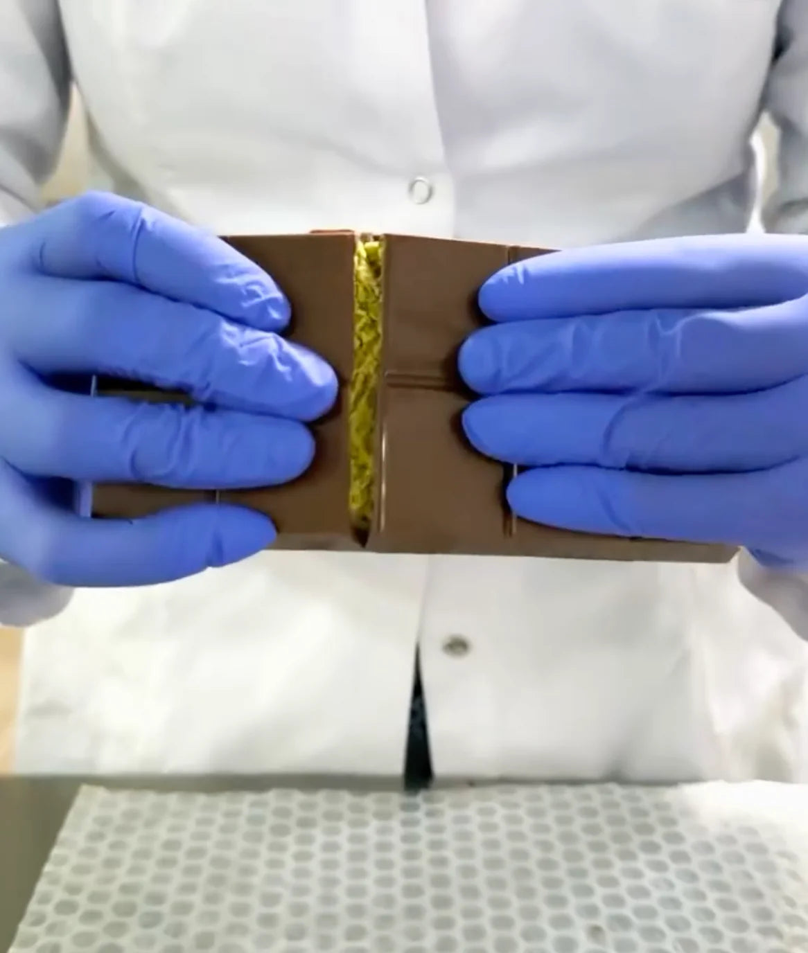 Konak Handmade Premium Dubai Chocolate Bar 200g