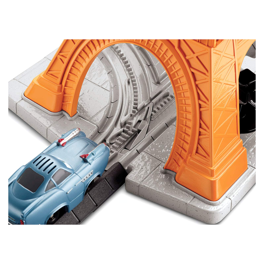 Fisher Price GeoTrax Disney Cars 2 Eiffel Tire Crash