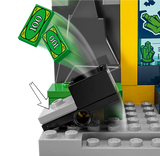 LEGO Super Heroes The Batcave with Batman, Batgirl and The Joker 76272
