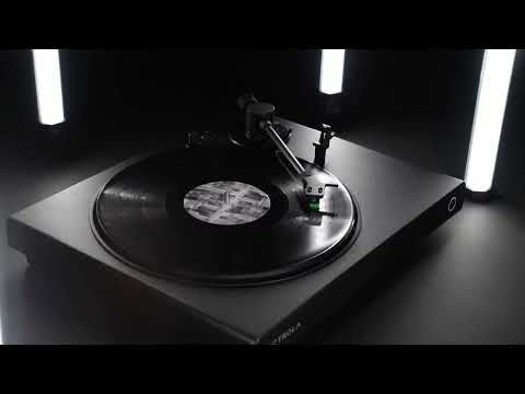 Victrola Automatic Turntable + Victrola Tempo Bookshelf Speakers Bundle - Green