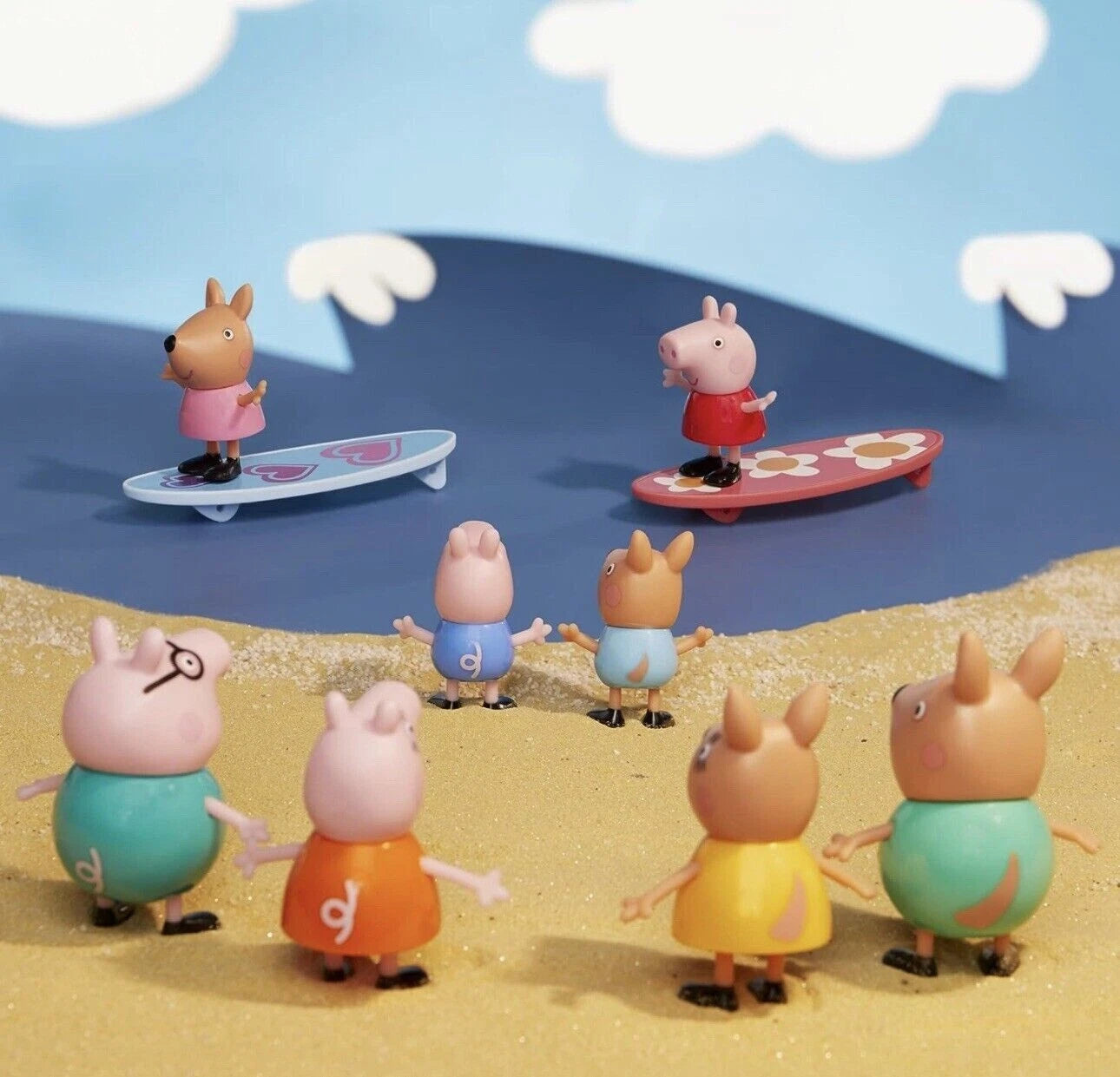 Peppa Pig 'Peppa Visits Australia' Campervan Playset – Includes 8 Figures & Accessories