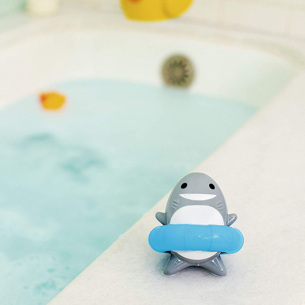 Munchkin Sea Spinner Wind Up Shark Bath Toy