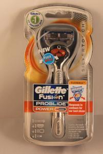 FUSION® PROGLIDE® SILVERTOUCH POWER RAZOR WITH FLEXBALLTM TECHNOLOGY