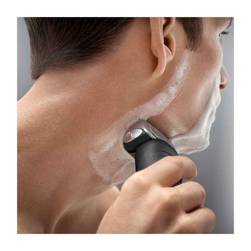 Braun Series 7 Wet & Dry Electric Shaver (7840s)