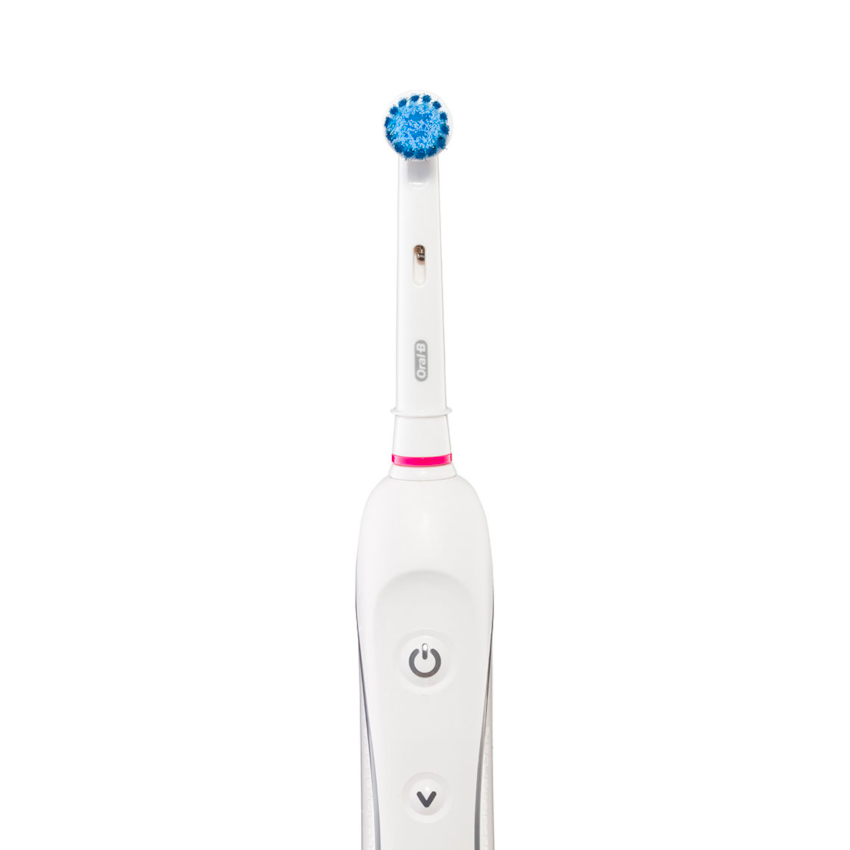 Oral-B PRO 5000 Electric Toothbrush 2 Handle Pack incl. 4 Brush Head Refills & Travel Case